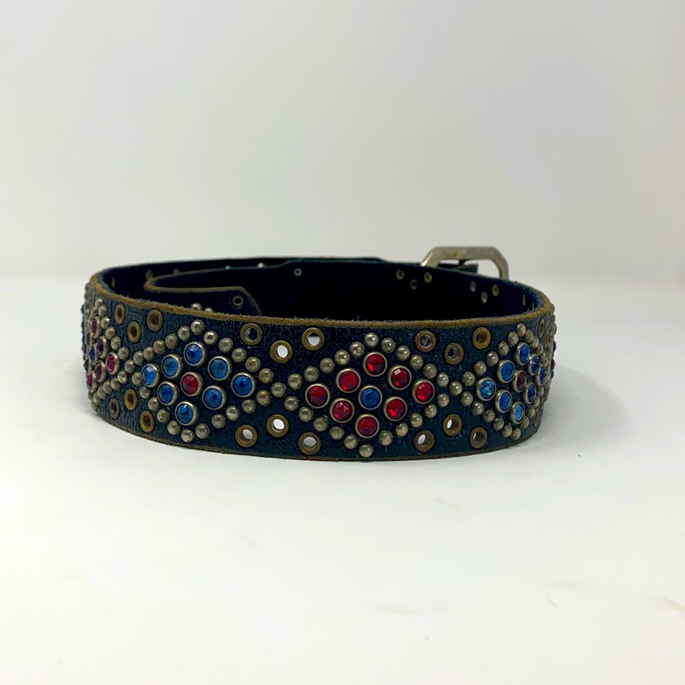 Beautiful vintage y2k Baltazar belt medium